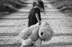 ����жϺ����ǰ�С��������